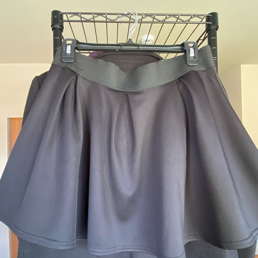 Black Chic Pleated Skirt